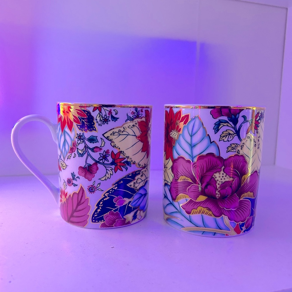 Imperial Leaf®classic tobacco leaf teacups.